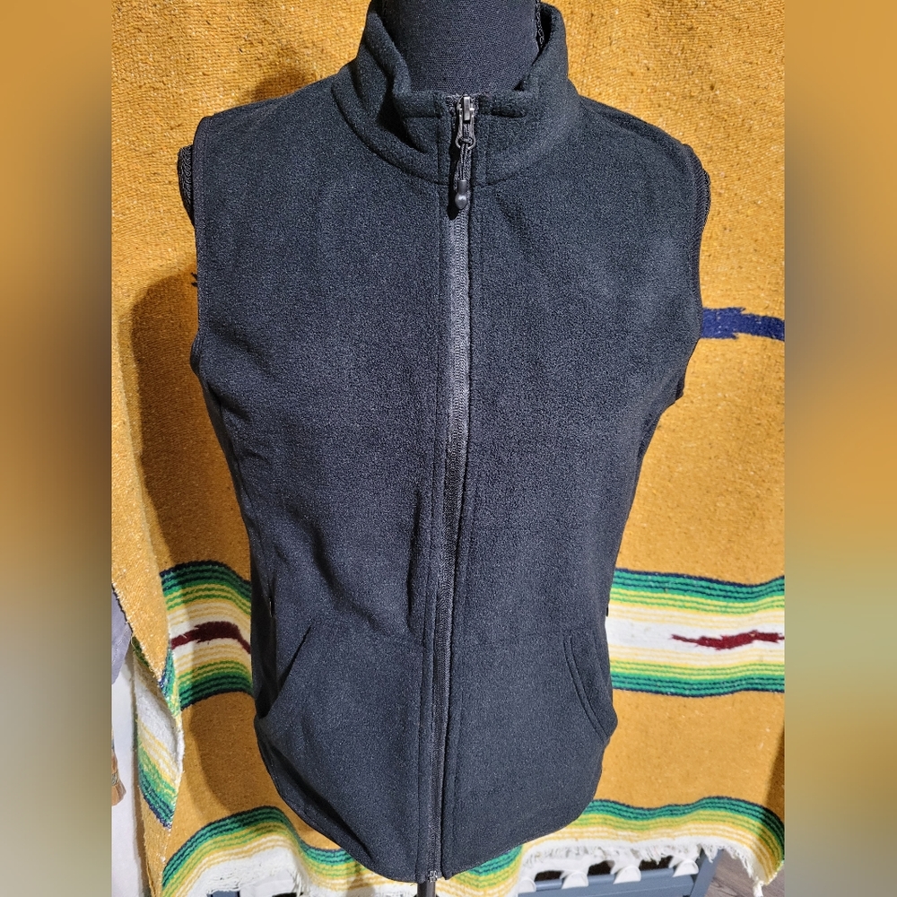 (4267) Xeoxarel Women's Fleece Vest, Black with 6 Pockets Size S,